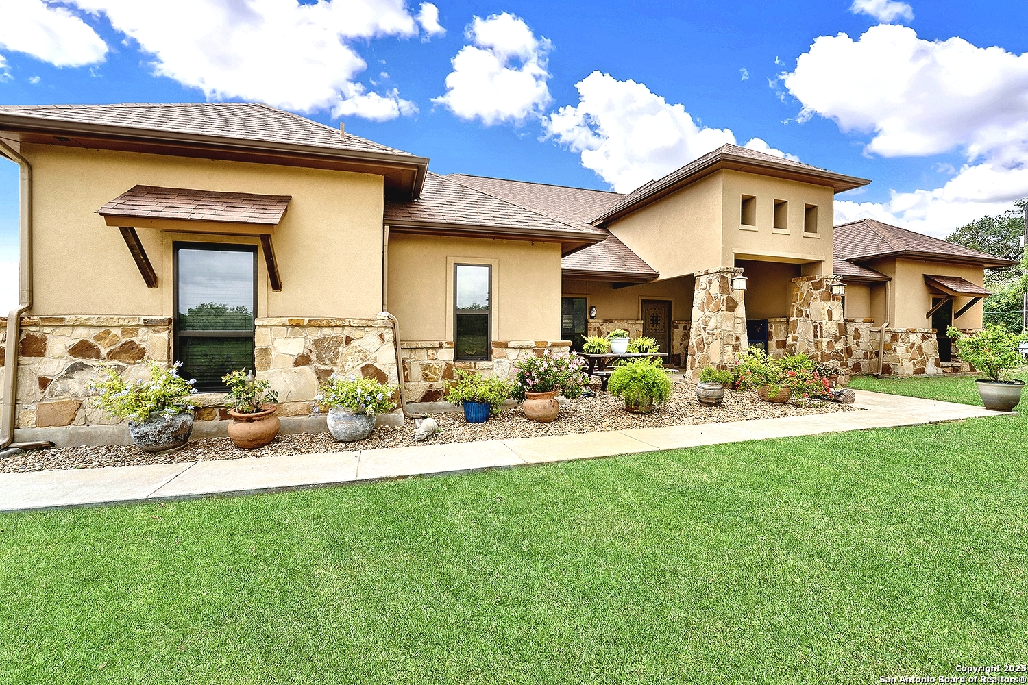 1494 County Road 433 Stockdale TX 78160