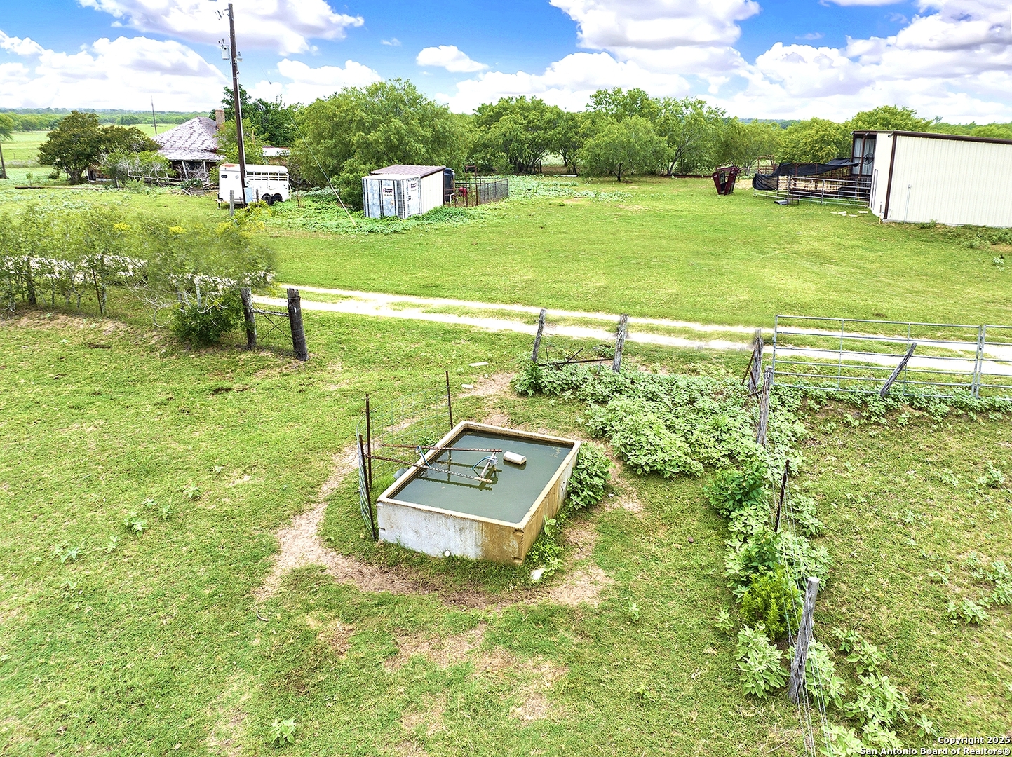 1494 County Road 433 Stockdale TX 78160