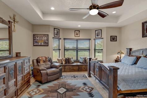1494 County Road 433 Stockdale TX 78160