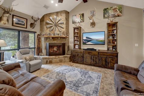 1494 County Road 433 Stockdale TX 78160