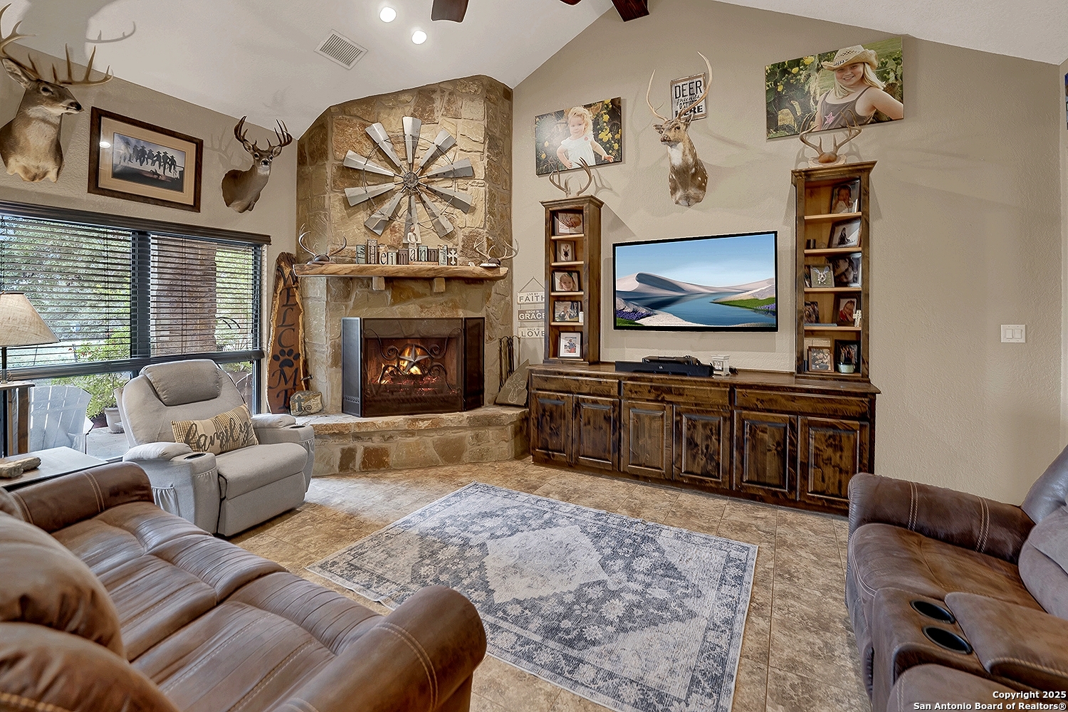 1494 County Road 433 Stockdale TX 78160
