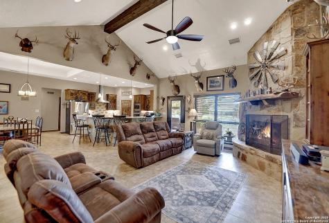 1494 County Road 433 Stockdale TX 78160