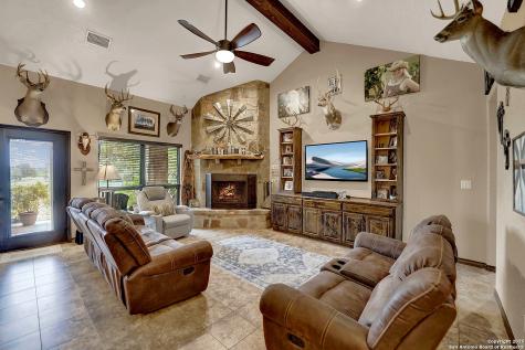 1494 County Road 433 Stockdale TX 78160