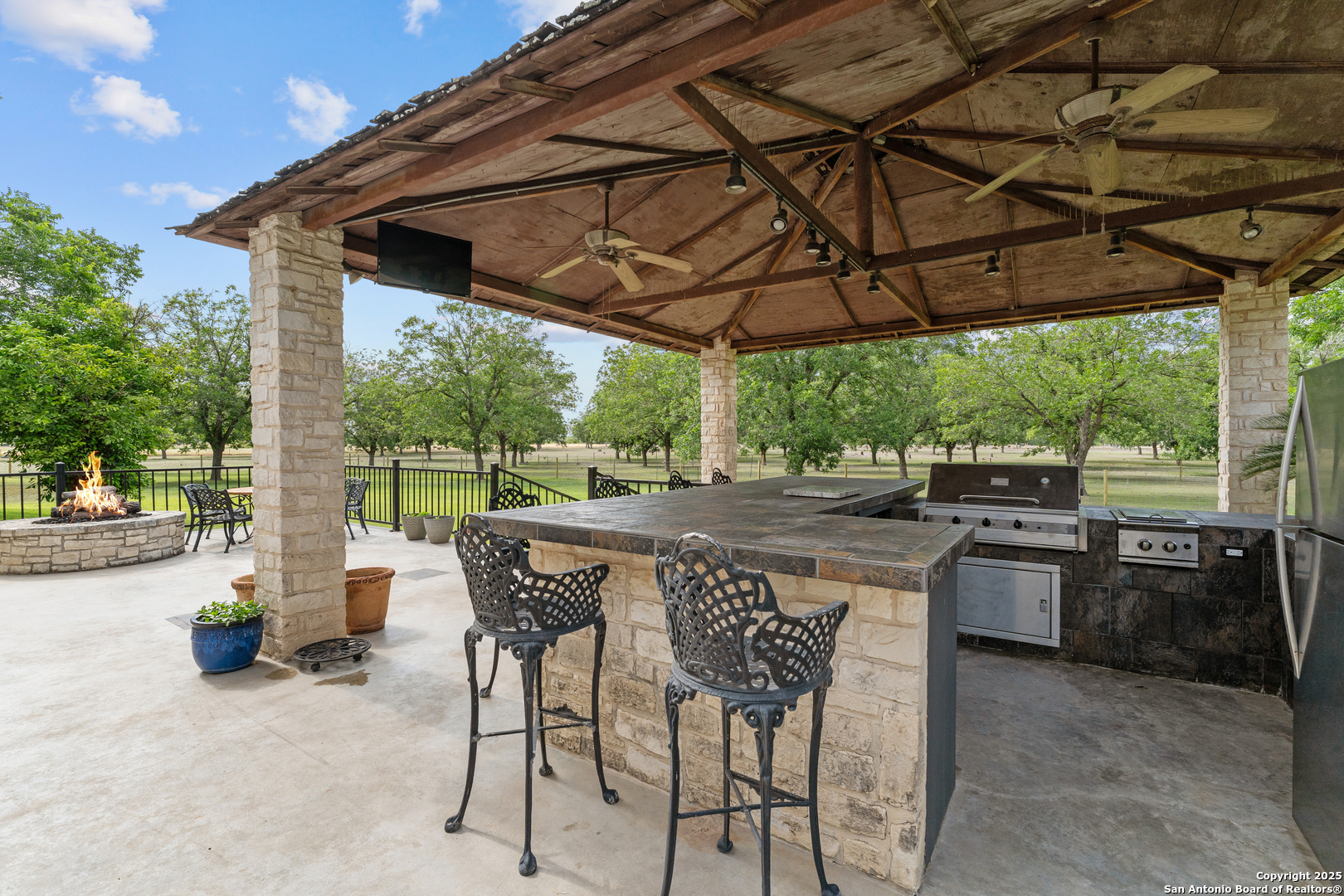 3590 County Road 4713 Lacoste TX 78039