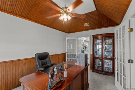 3590 County Road 4713 Lacoste TX 78039