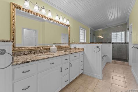 3590 County Road 4713 Lacoste TX 78039