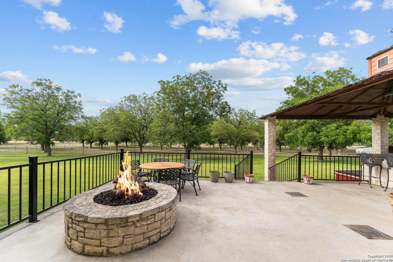 3590 County Road 4713 Lacoste TX 78039