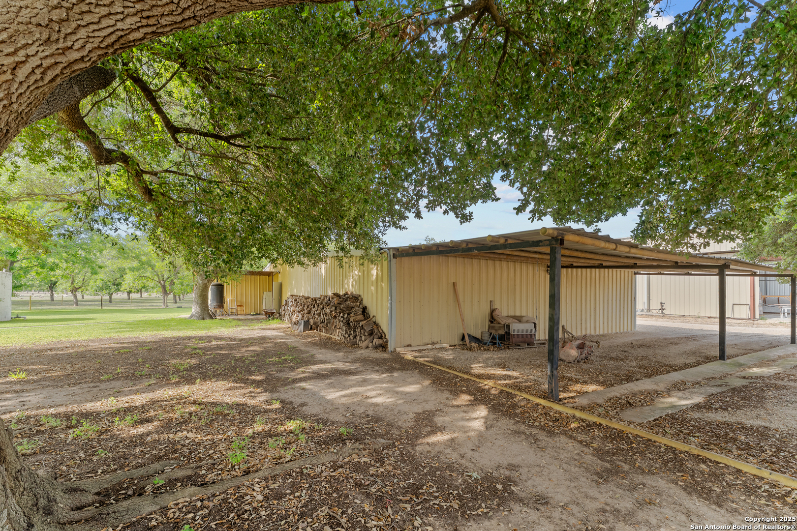 3590 County Road 4713 Lacoste TX 78039