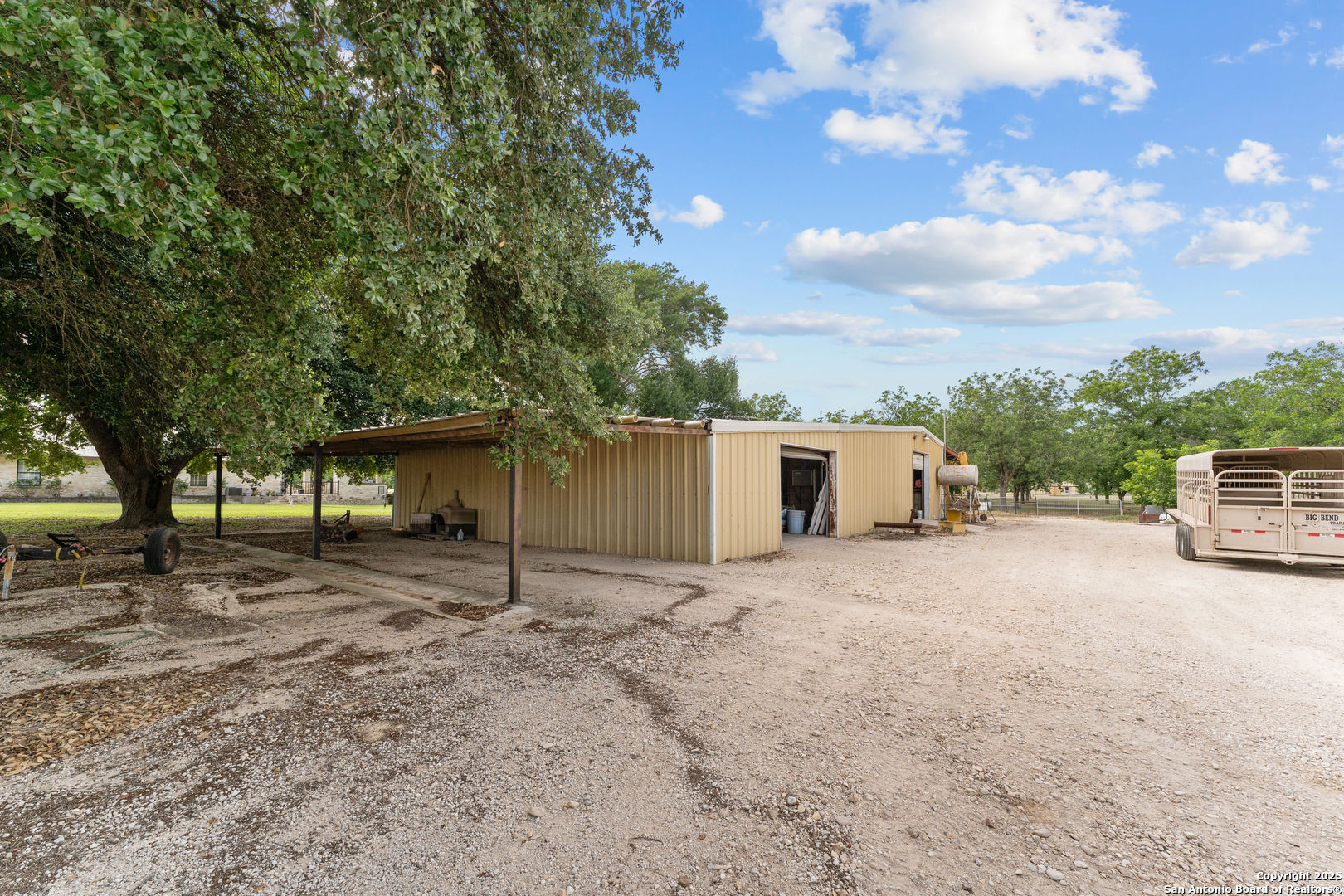 3590 County Road 4713 Lacoste TX 78039
