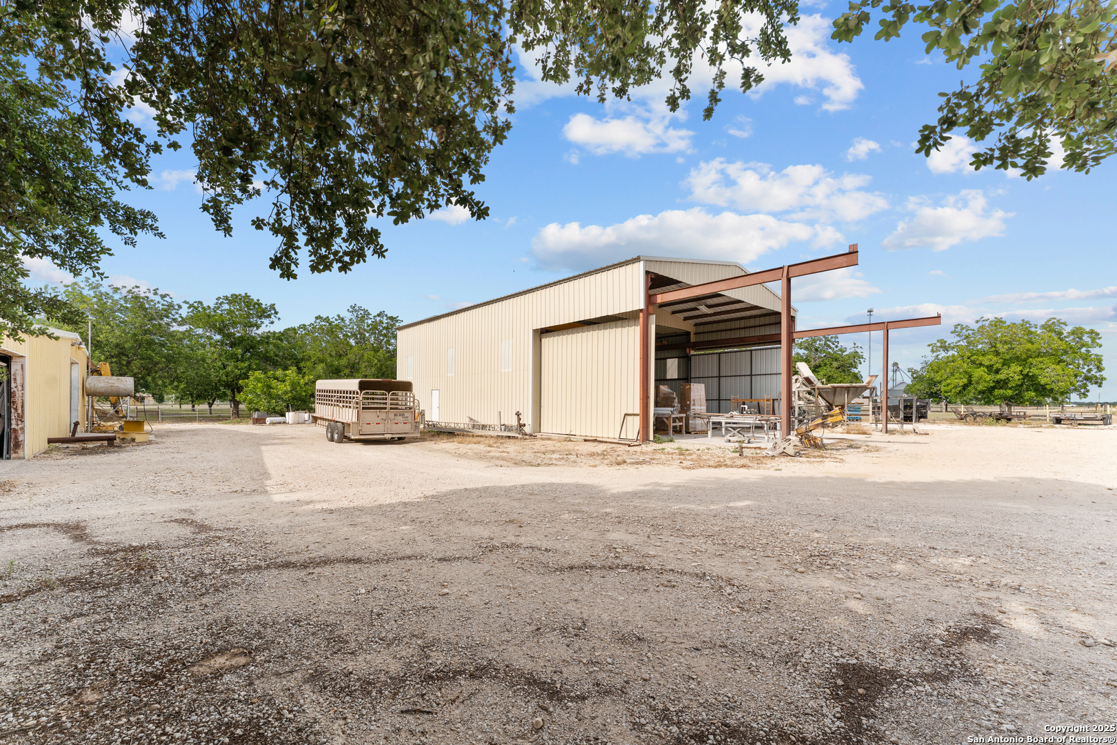 3590 County Road 4713 Lacoste TX 78039