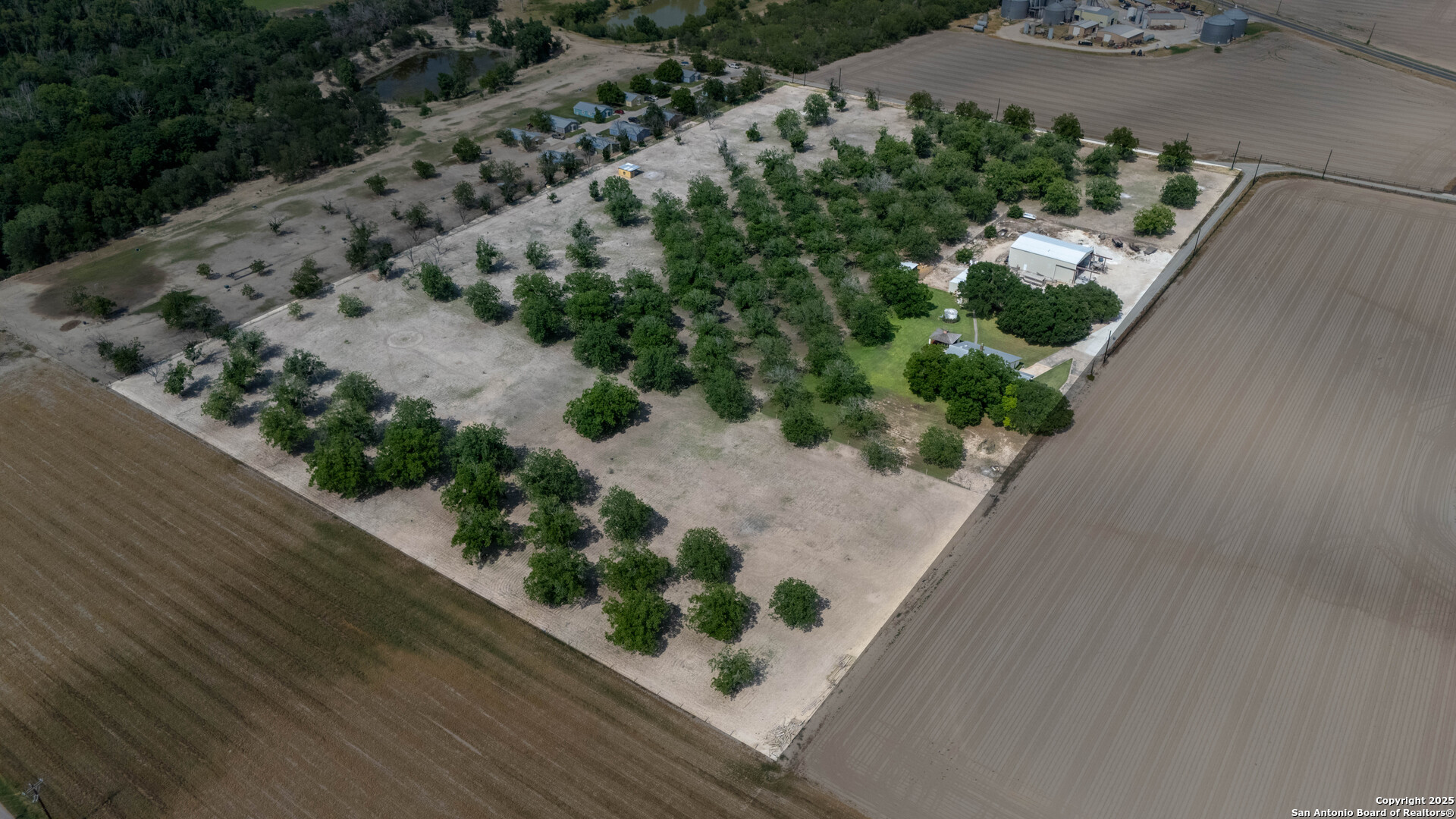 3590 County Road 4713 Lacoste TX 78039