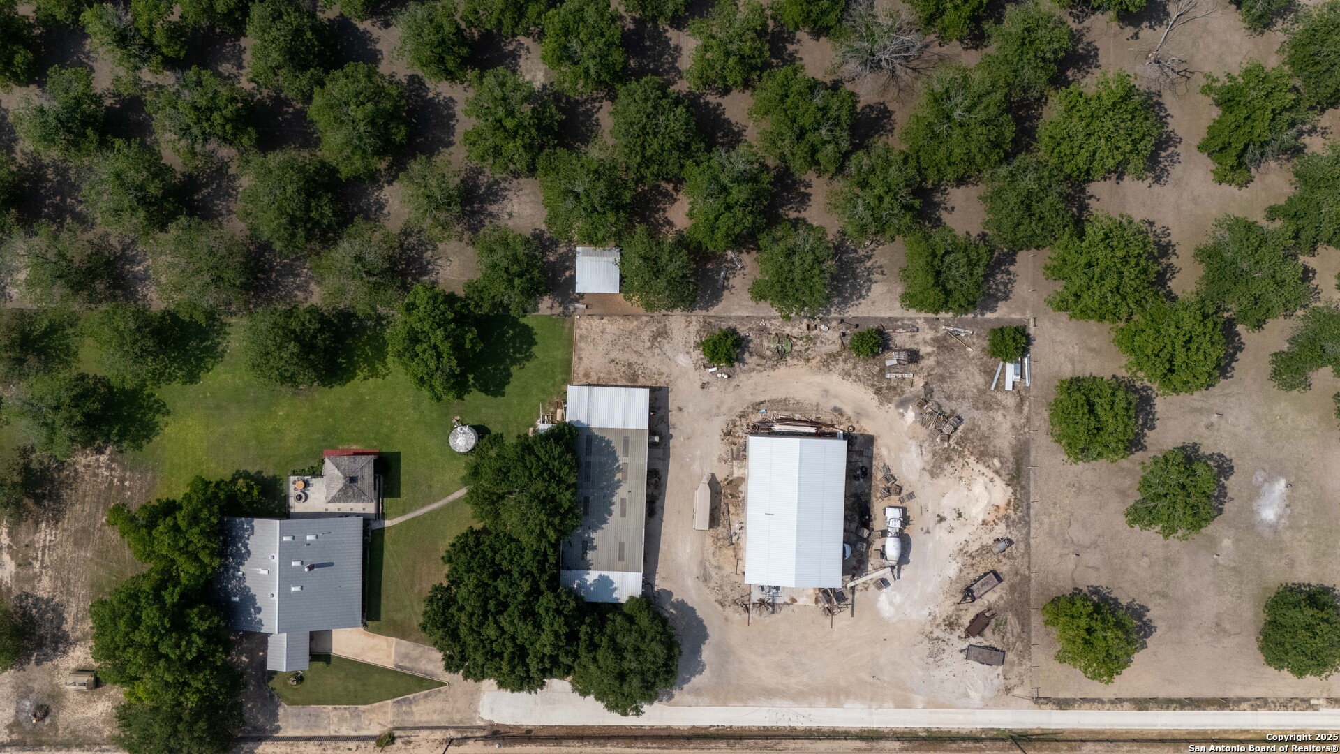 3590 County Road 4713 Lacoste TX 78039
