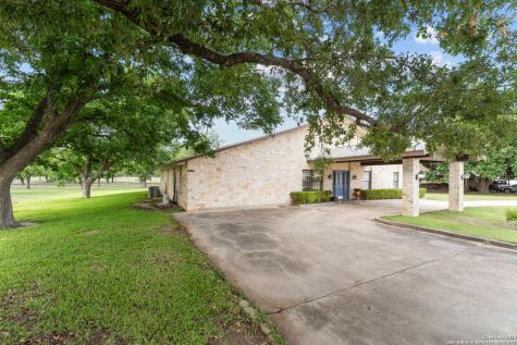 3590 County Road 4713 Lacoste TX 78039