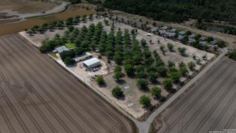 3590 County Road 4713 Lacoste TX 78039