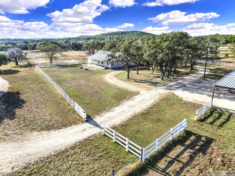 16103 State Highway 16 N Medina TX 78055