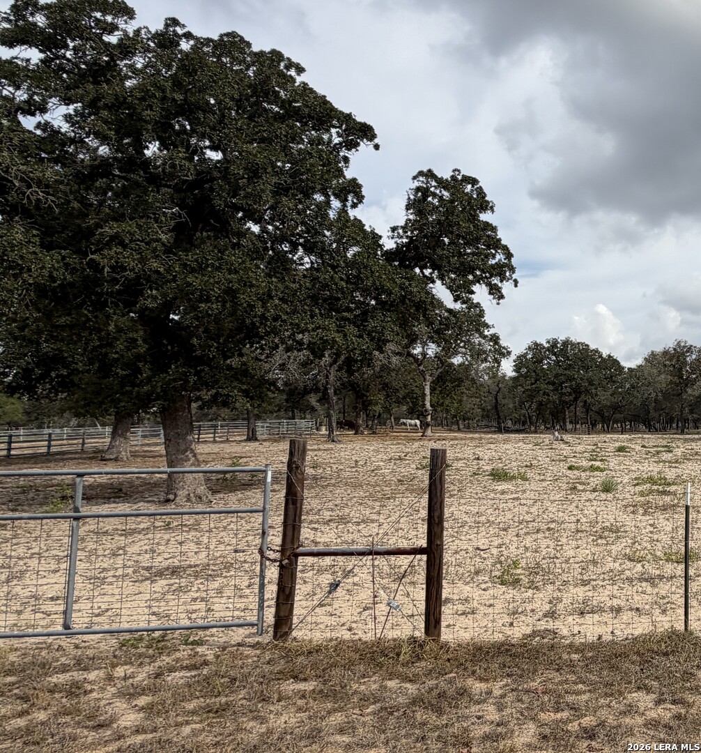 340 Shorthorn Stockdale TX 78160