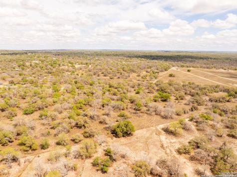 61 Acres Crescent Ridge Adkins TX 78101