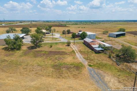5775 W Interstate 10 Seguin TX 78155