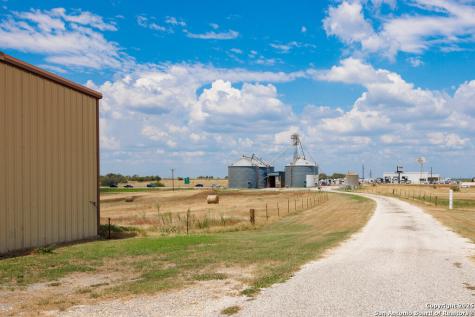 5775 W Interstate 10 Seguin TX 78155