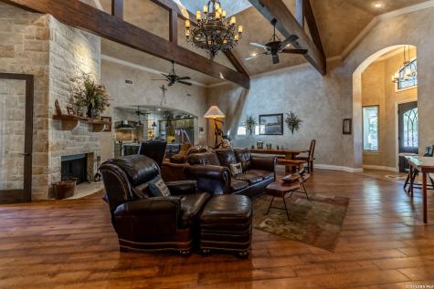 6110 State Highway 173 N Hondo TX 78861