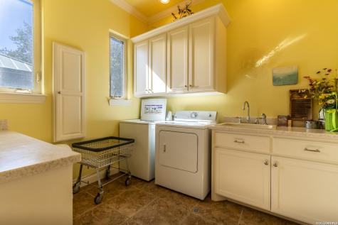 6110 State Highway 173 N Hondo TX 78861