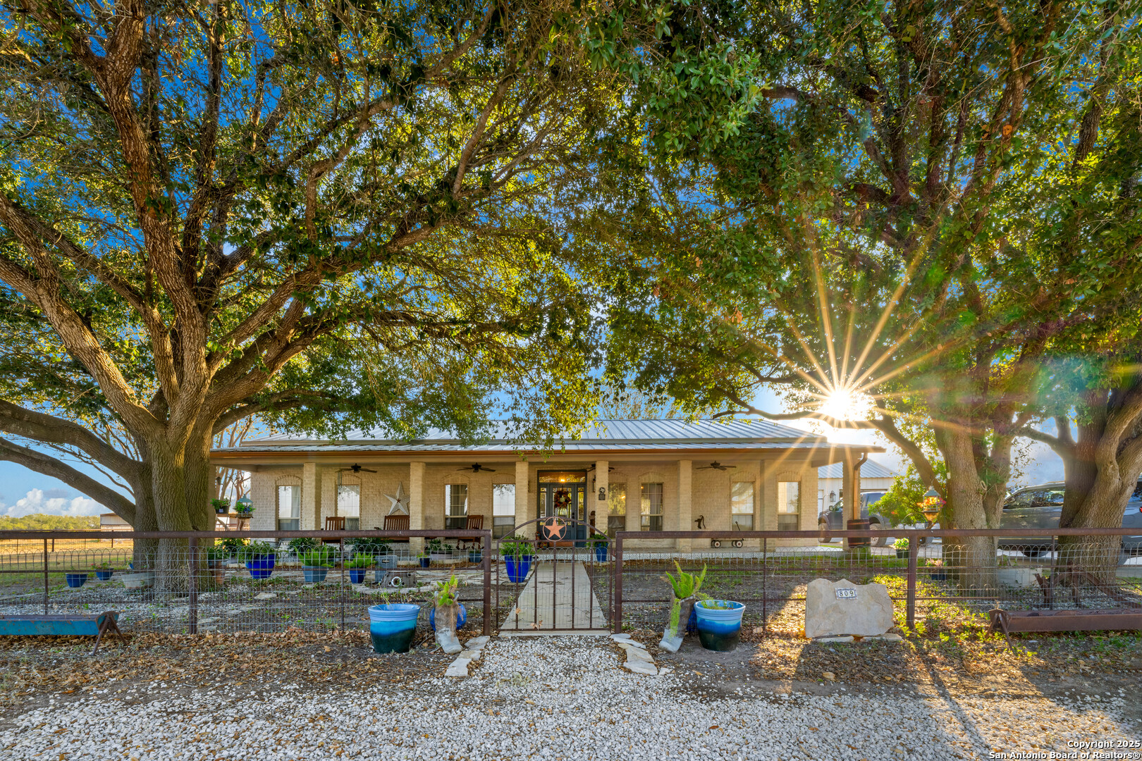 809 County Road 213 Mccoy TX 78113