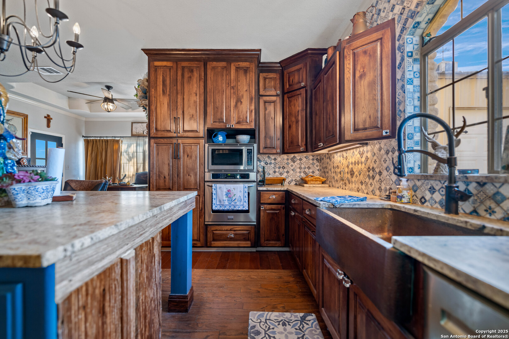 809 County Road 213 Mccoy TX 78113