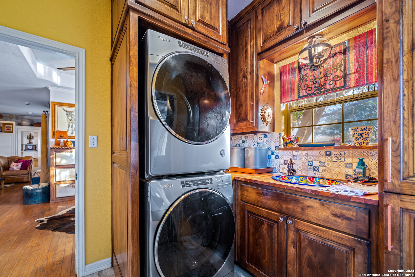 809 County Road 213 Mccoy TX 78113