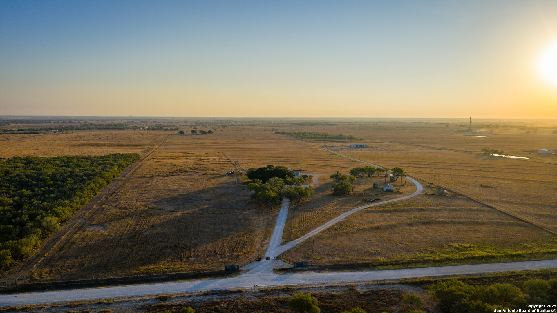 809 County Road 213 Mccoy TX 78113