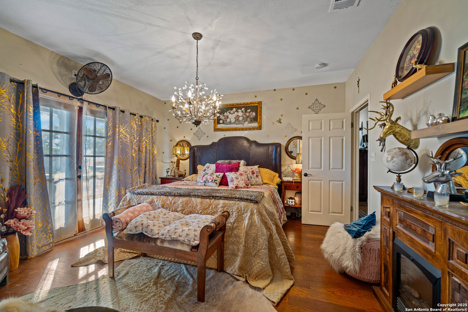 809 County Road 213 Mccoy TX 78113