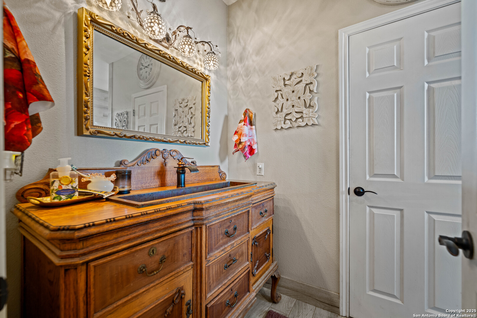 809 County Road 213 Mccoy TX 78113