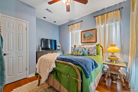 809 County Road 213 Mccoy TX 78113