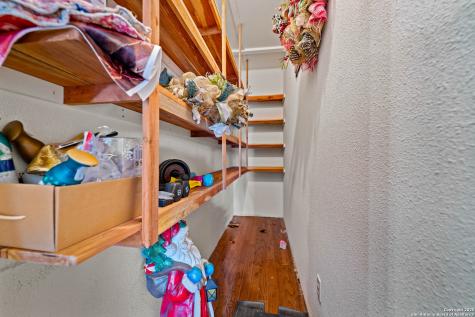 809 County Road 213 Mccoy TX 78113