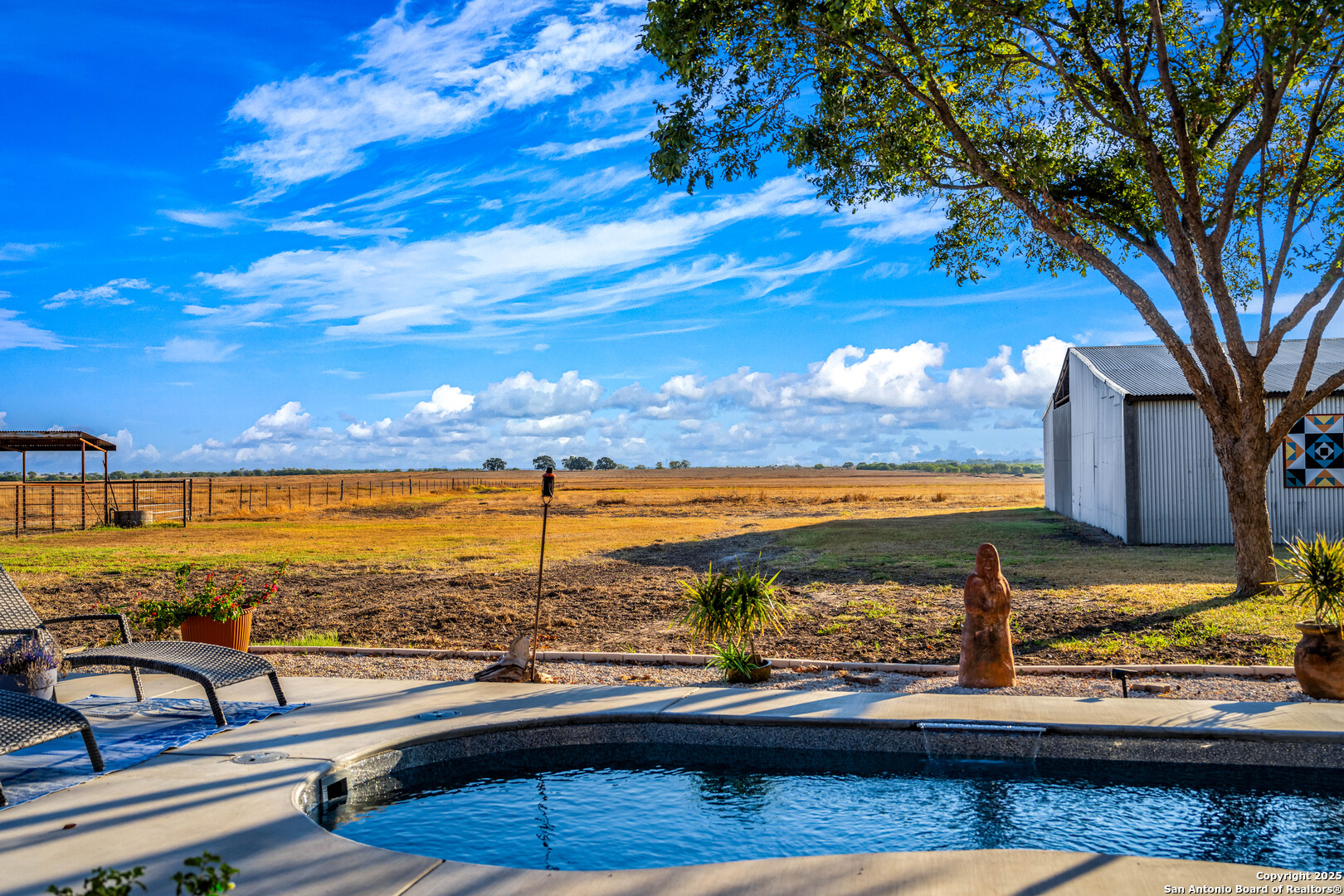 809 County Road 213 Mccoy TX 78113