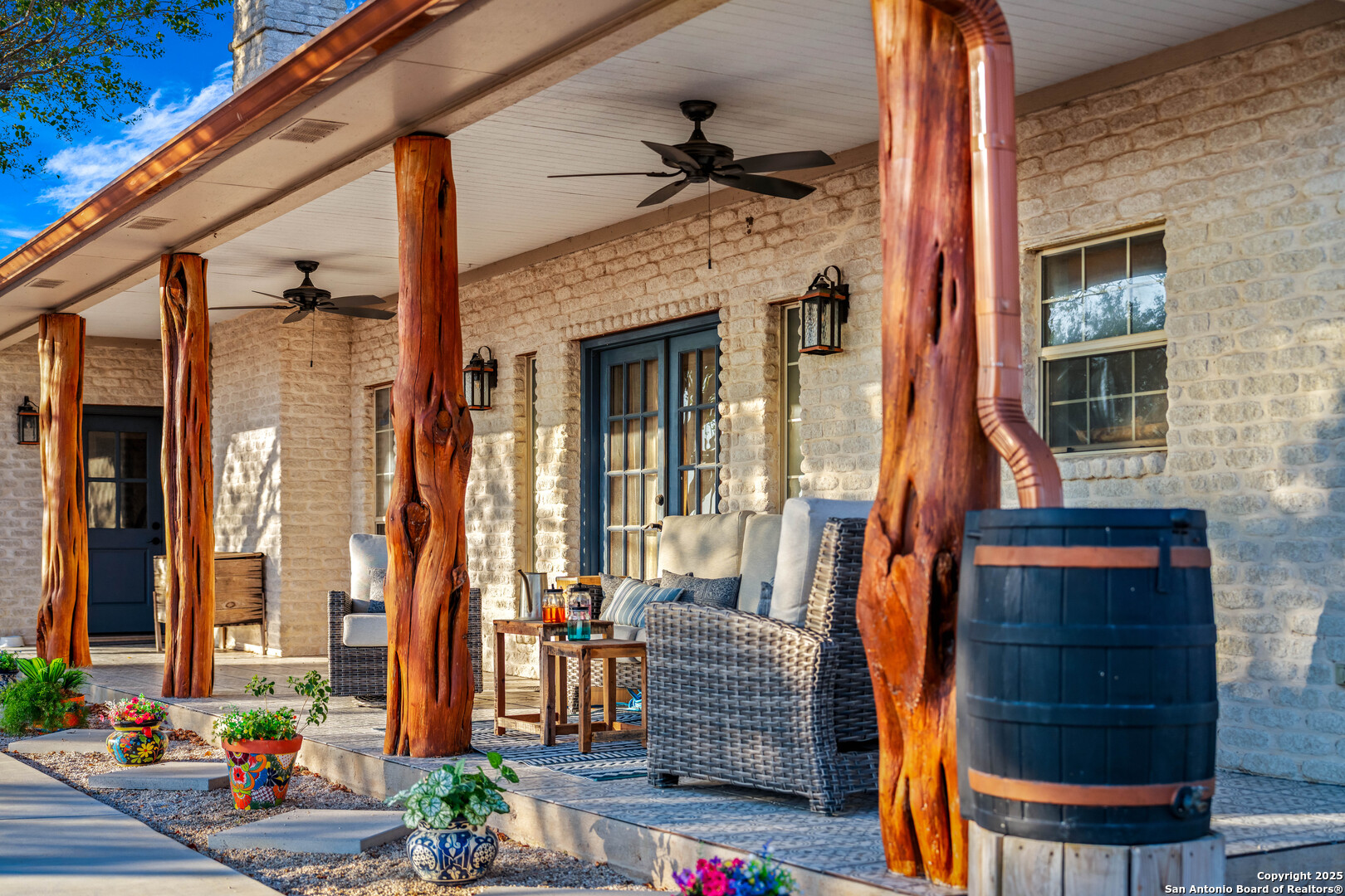 809 County Road 213 Mccoy TX 78113