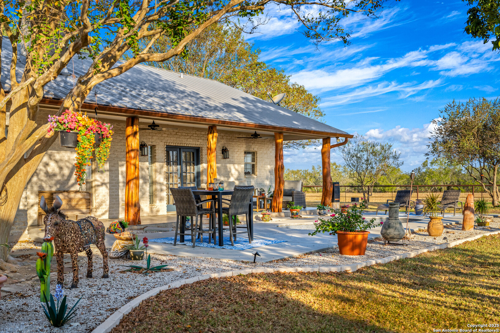 809 County Road 213 Mccoy TX 78113