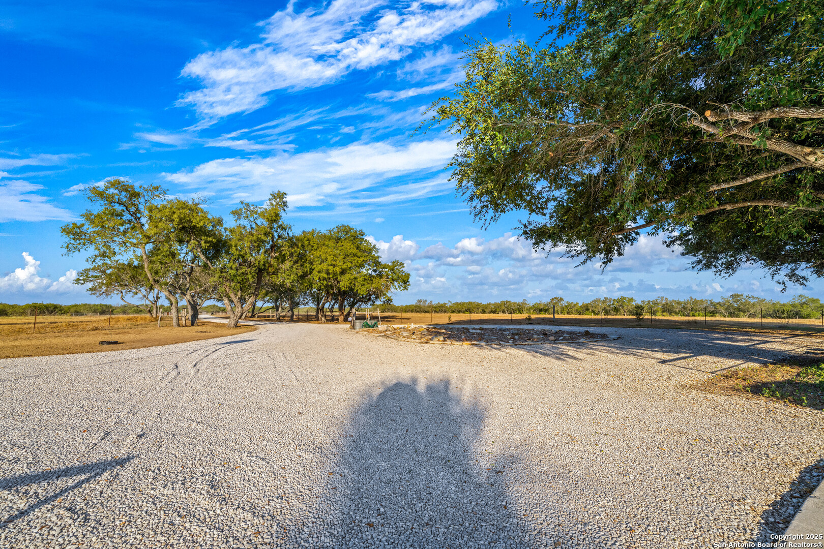 809 County Road 213 Mccoy TX 78113