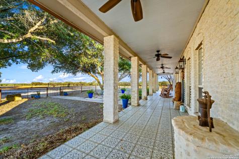 809 County Road 213 Mccoy TX 78113