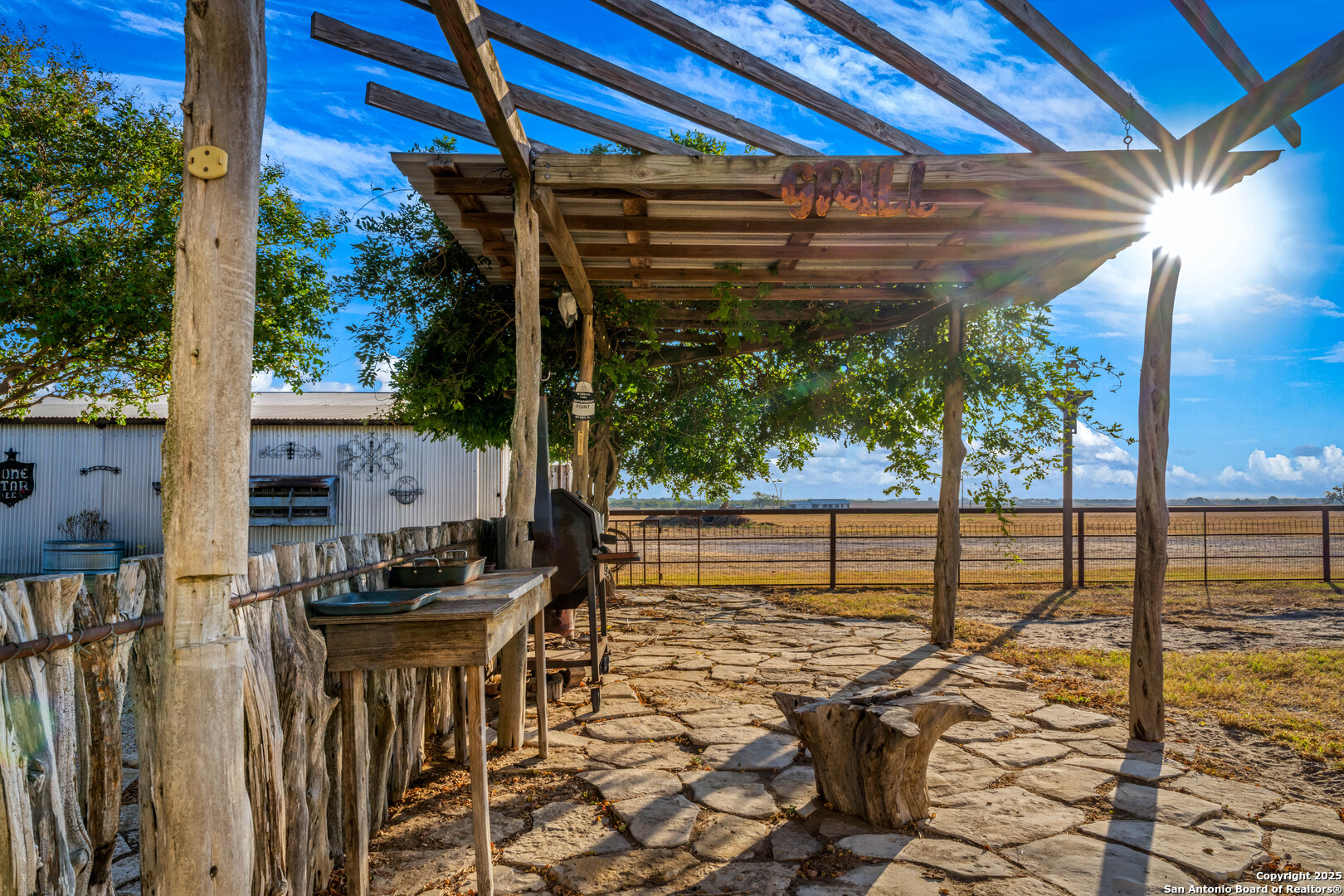 809 County Road 213 Mccoy TX 78113