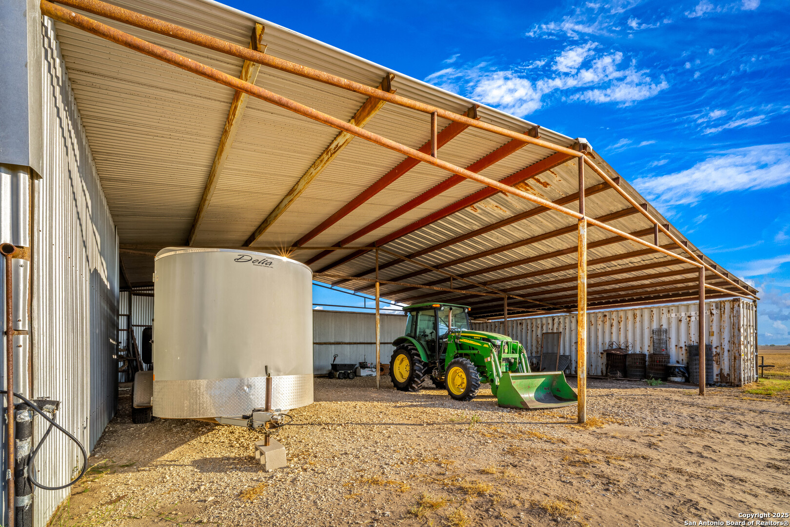 809 County Road 213 Mccoy TX 78113