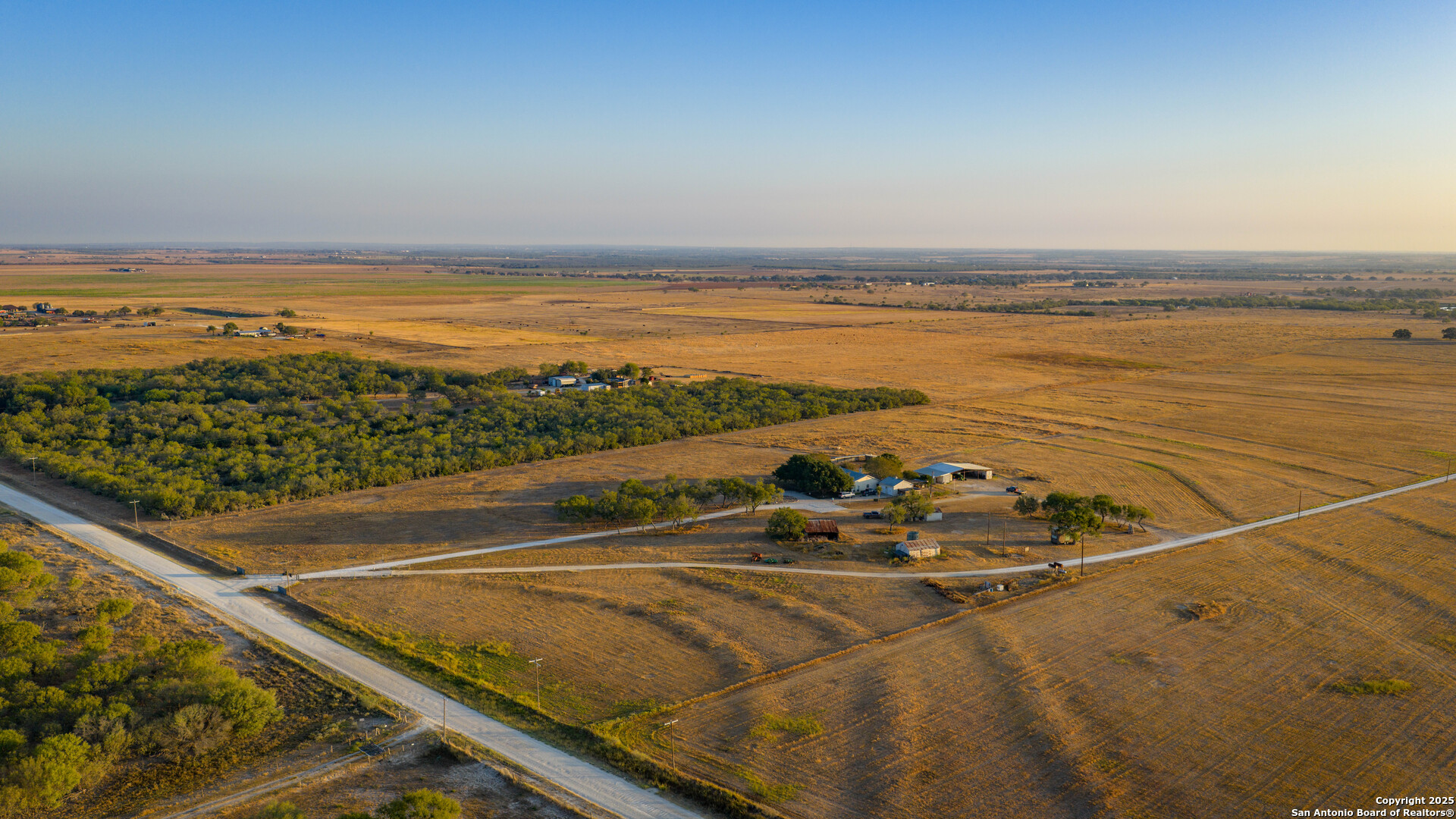 809 County Road 213 Mccoy TX 78113