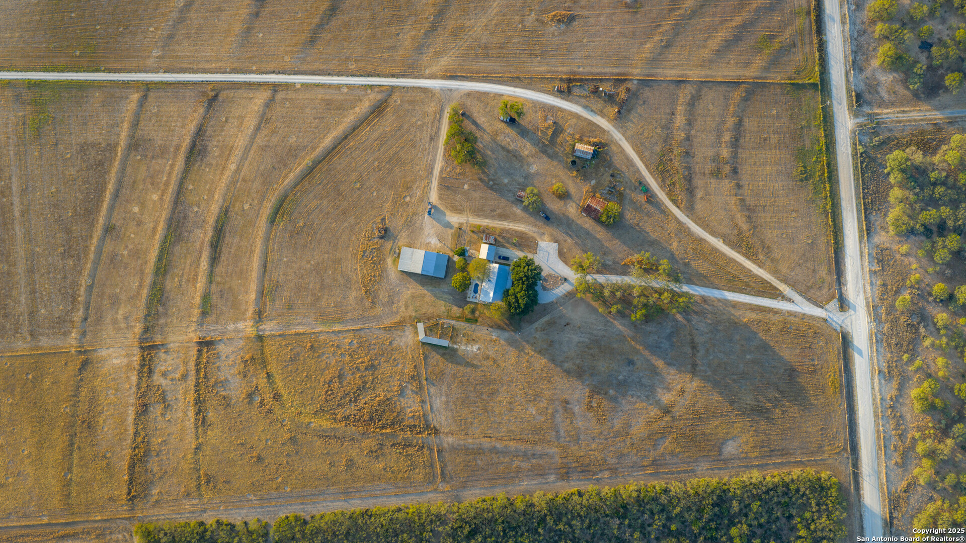 809 County Road 213 Mccoy TX 78113