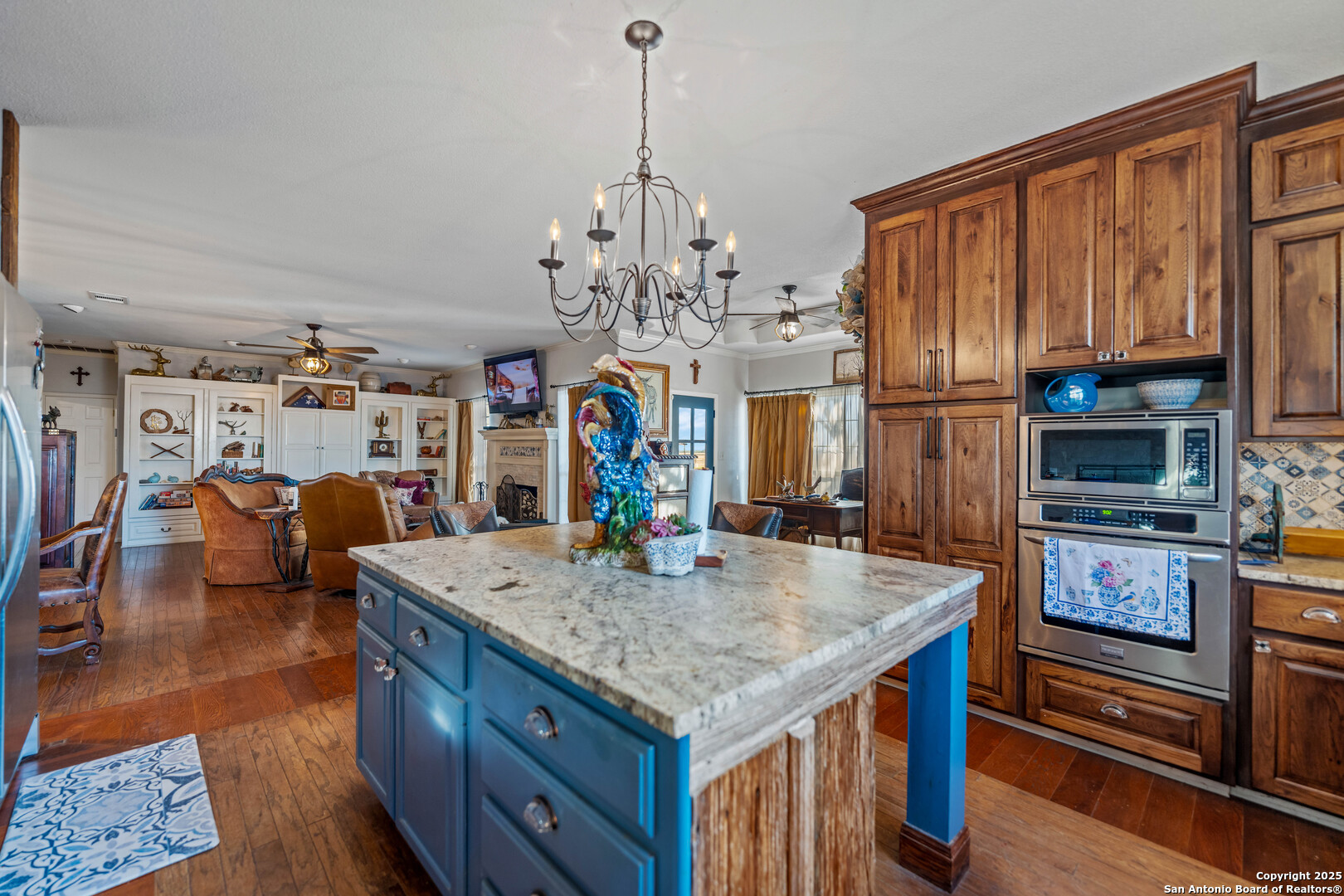 809 County Road 213 Mccoy TX 78113