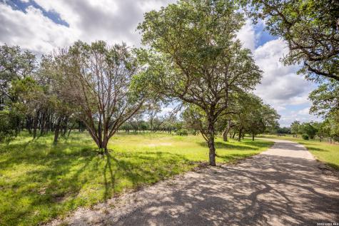 395 Bluff Creek Center Point TX 78010