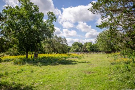 395 Bluff Creek Center Point TX 78010