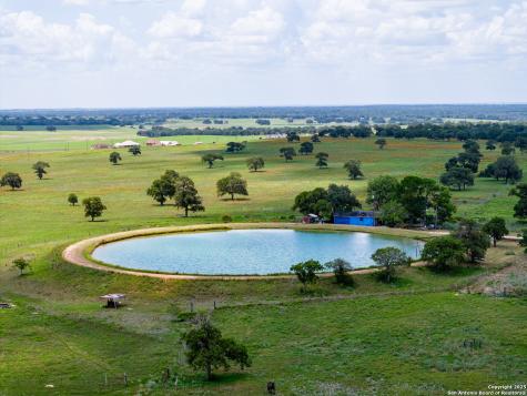 8841 Fm 775 La Vernia TX 78121