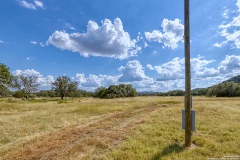 2554 Cr 380 Barksdale TX 78828