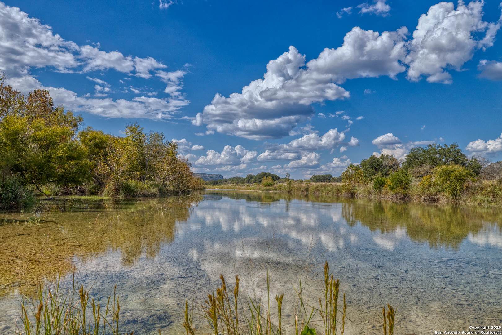 2554 Cr 380 Barksdale TX 78828
