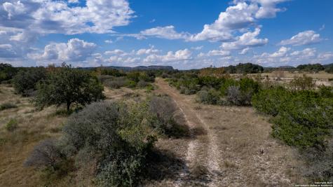 2554 Cr 380 Barksdale TX 78828
