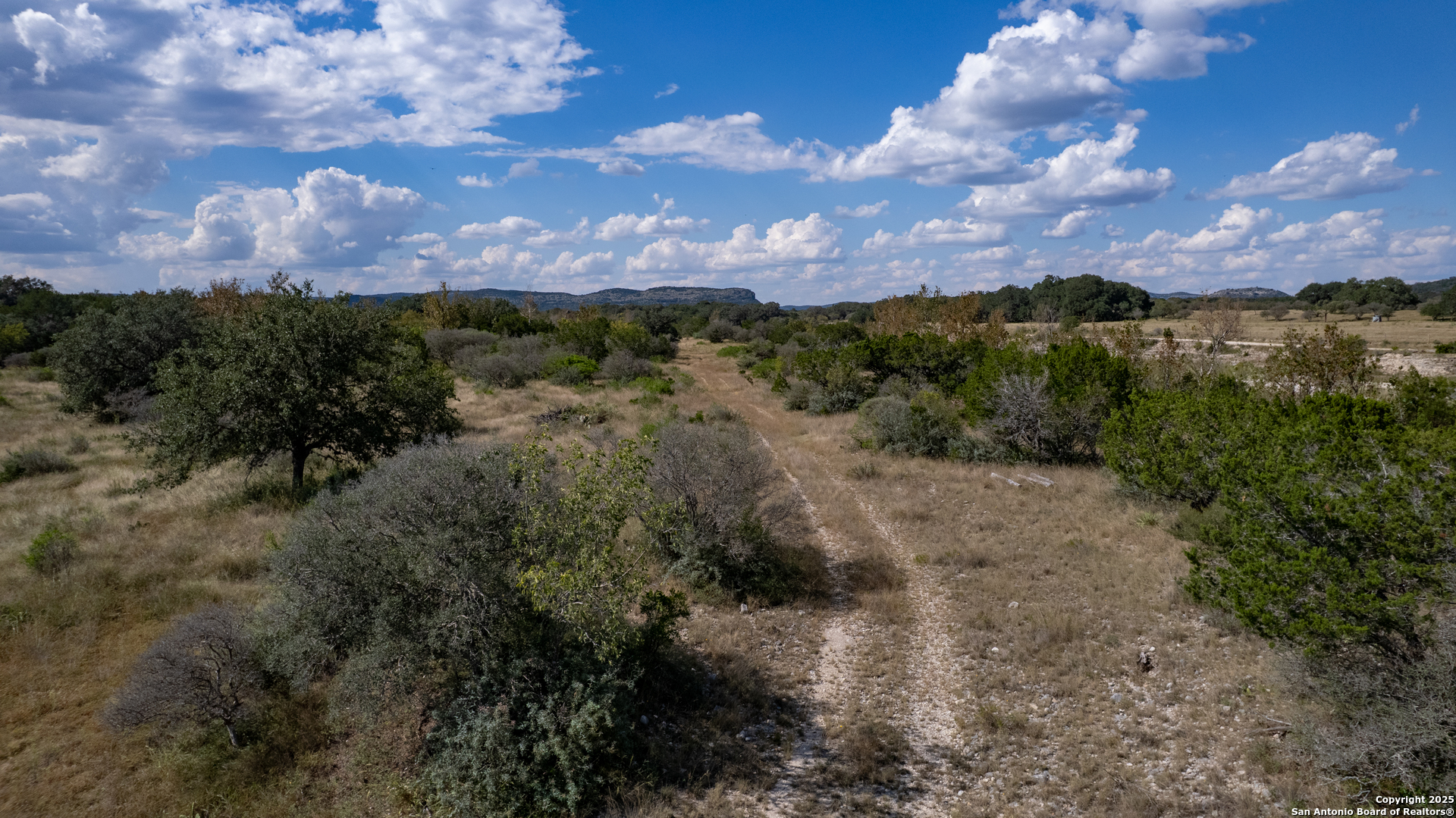 2554 Cr 380 Barksdale TX 78828